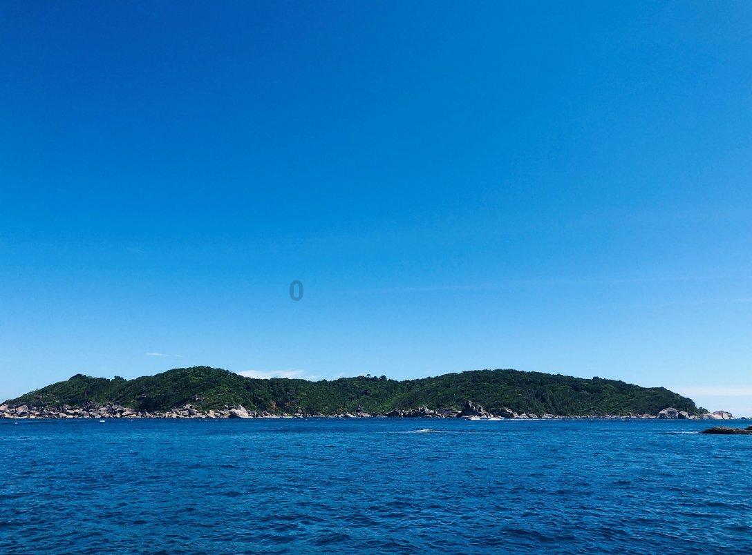 距离历史高点缩水690亿，张坤在管规模655亿 多只重仓股或因“超限”而被动减持